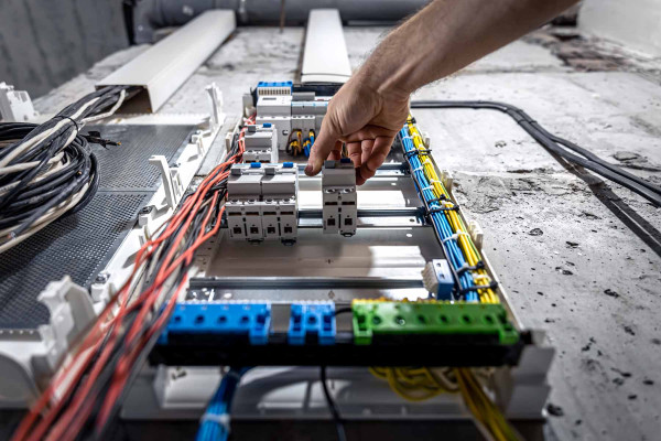 Tramitación Líneas de Media y Alta Tensión · Ingeniería · Ingenieros Técnicos Puente de Génave